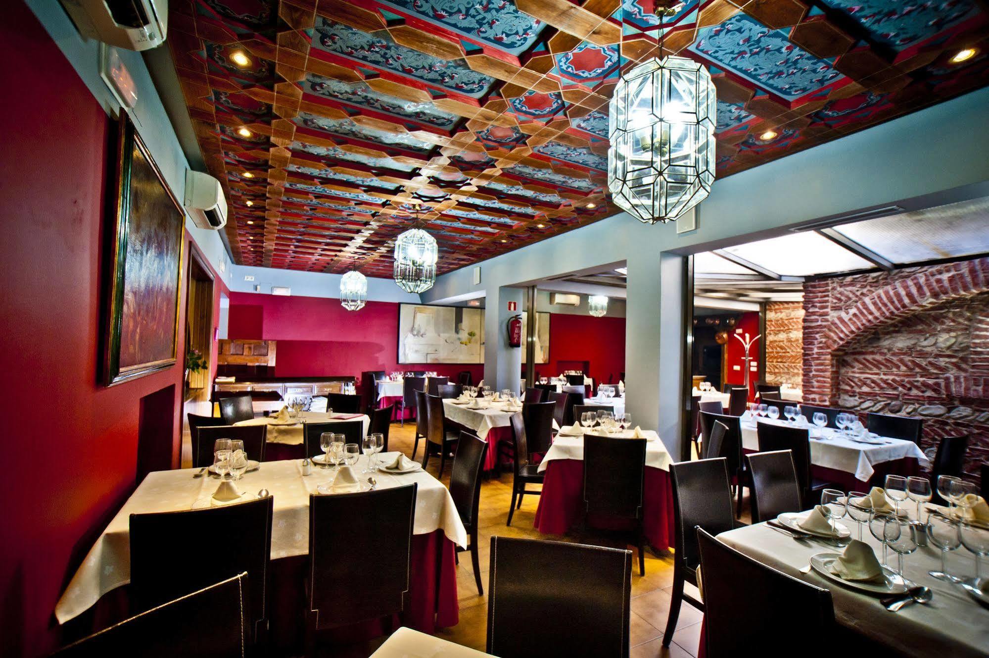 Hotel Condes De Castilla Сеговія Екстер'єр фото